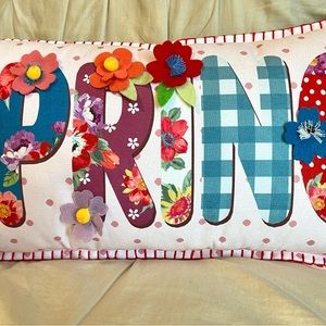 NWT Pioneer Woman Pillow “Spring”